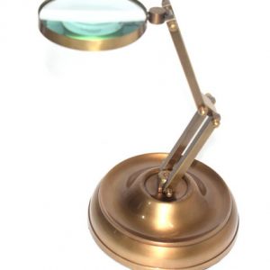 Table-Top-Magnifying-Glass